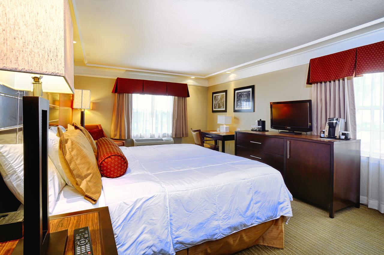 Kenyon Inn & Restaurant Gambier Экстерьер фото